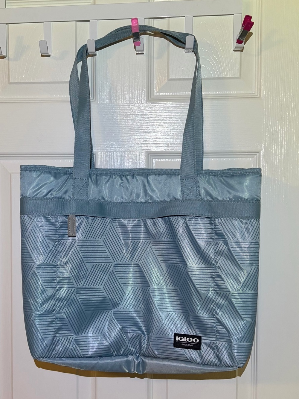 Like New Stylish Igloo Insulated Blue Geometric Insulated Zippered Closure Tote